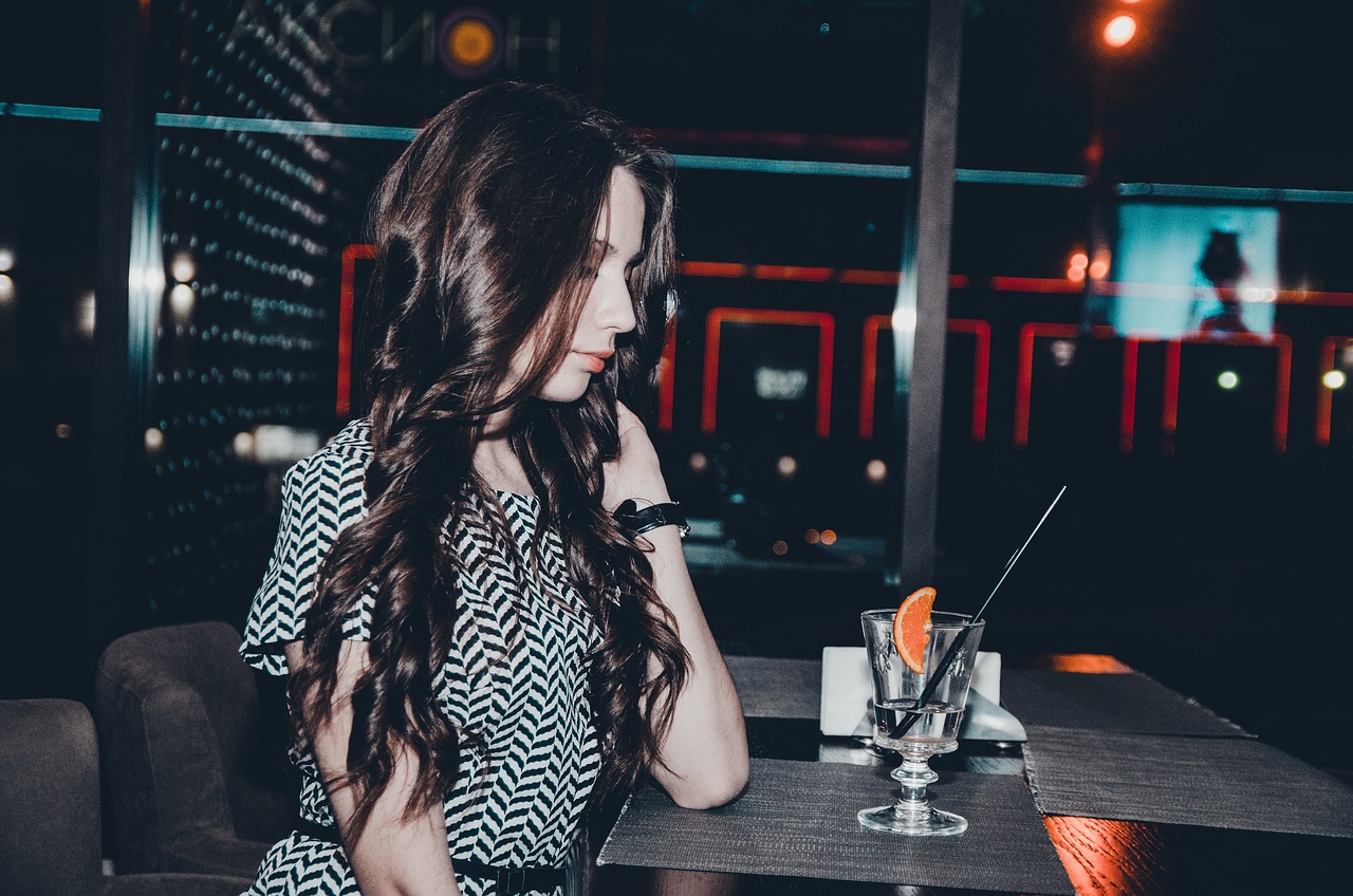 最新长发女视频，时尚潮流与美丽展现的探讨