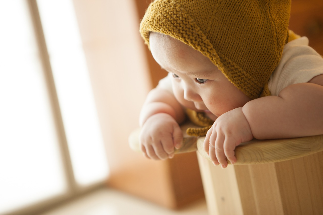 最新小孩吃奶视频大全,最新婴儿哺乳视频资源汇总